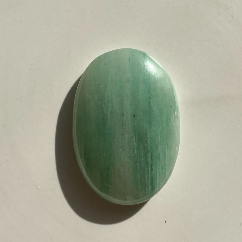 Green Aventurine - Small Palm Stone (IN) Green Aventurine - Small Palm Stone (IN)